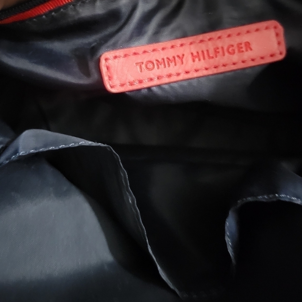 Tommy Hilfiger Large Logo Purse Beige Gold Accents Tote Handbag. - Picture 10 of 10